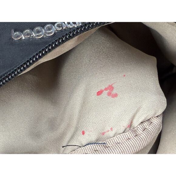 Baggallini Flip Zip Medium Crossbody Bag Black Adjustable Strap *READ - Picture 13 of 15